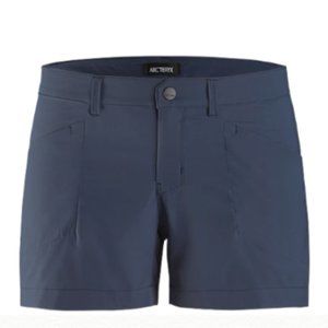BNWT Size 8 Navy (exosphere) Arc'teryx Kyla Short